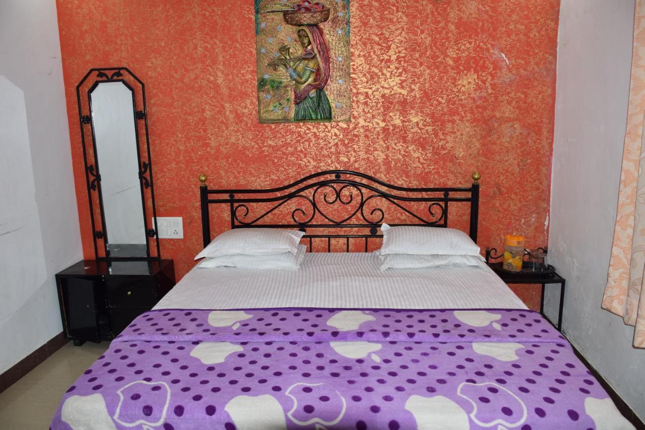 Hotel Deep Valley Mount Abu Exterior photo