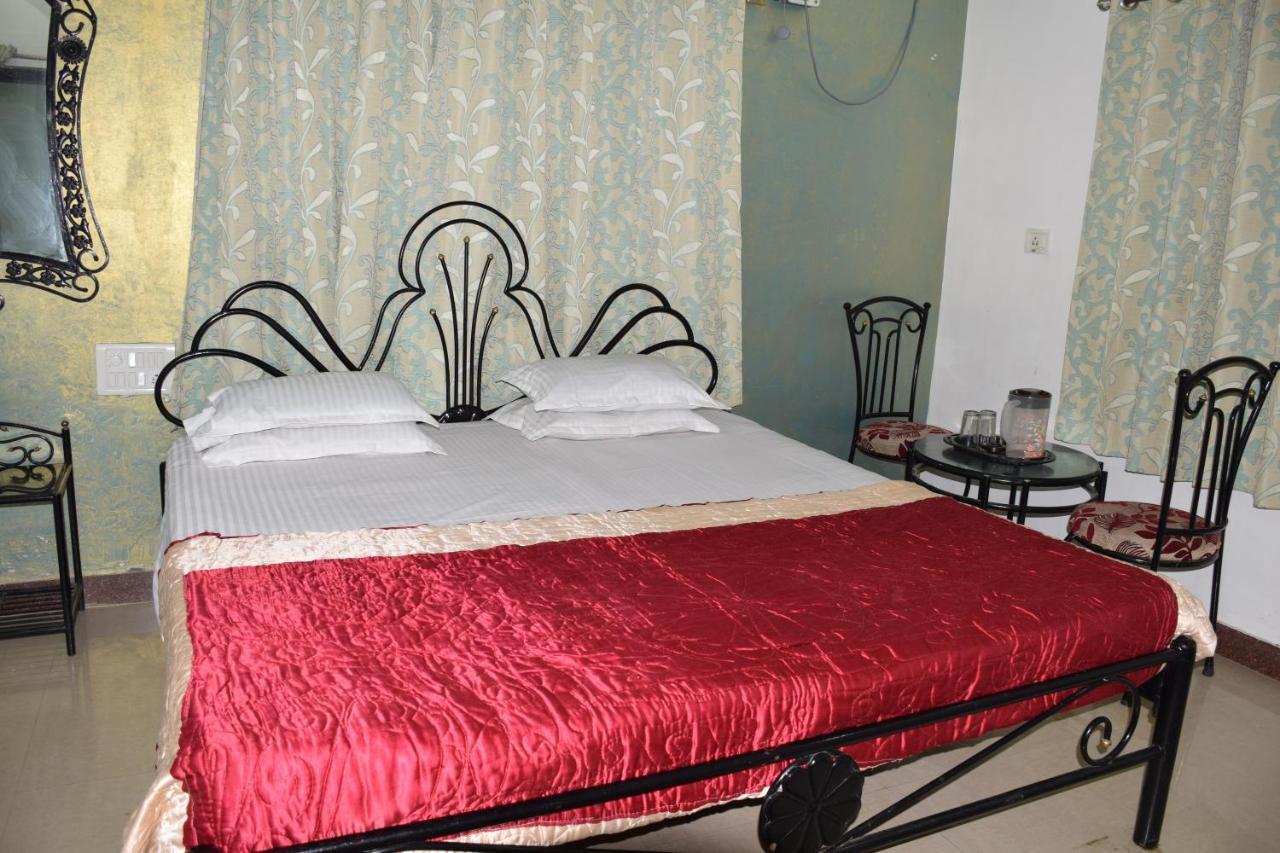 Hotel Deep Valley Mount Abu Exterior photo