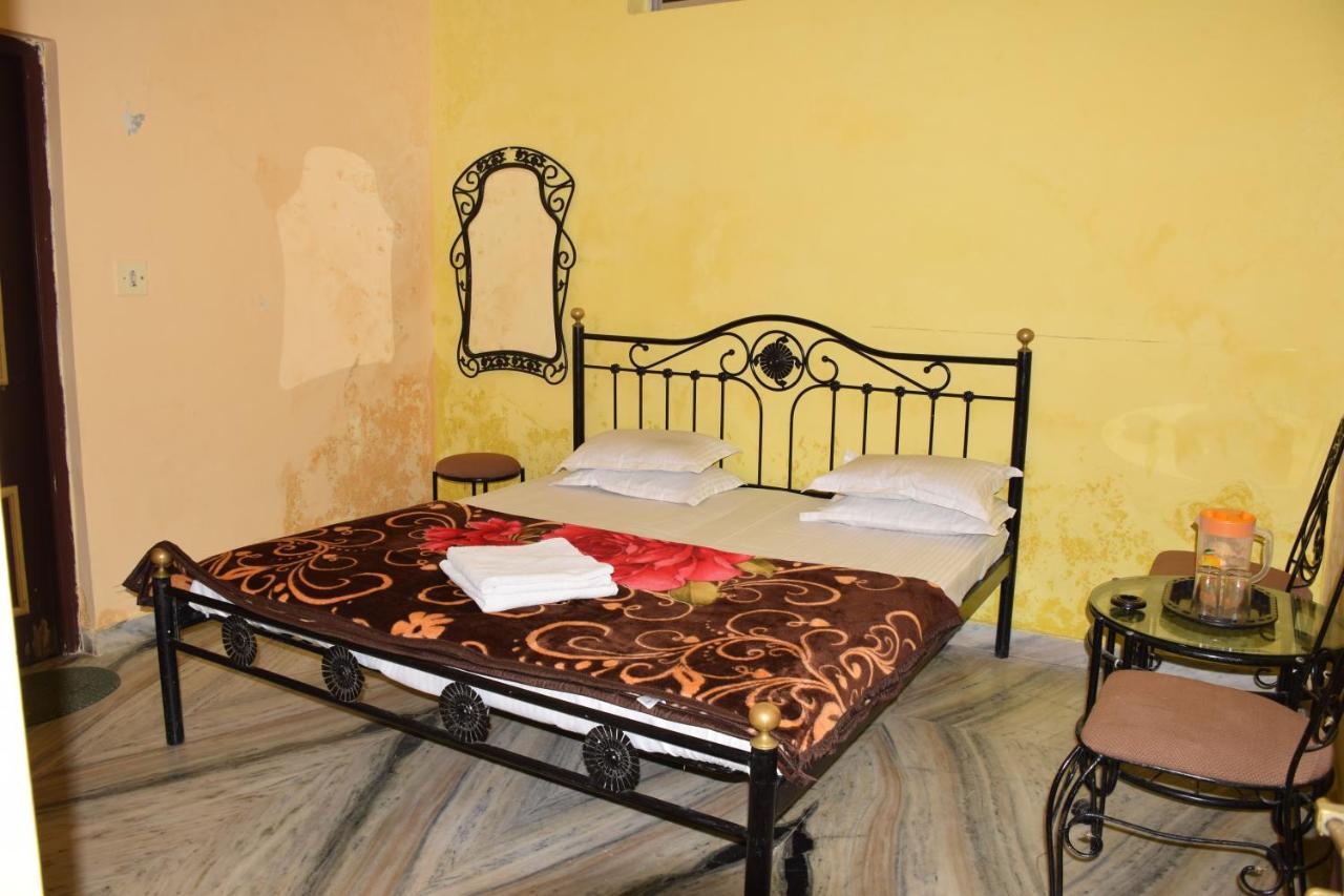 Hotel Deep Valley Mount Abu Exterior photo