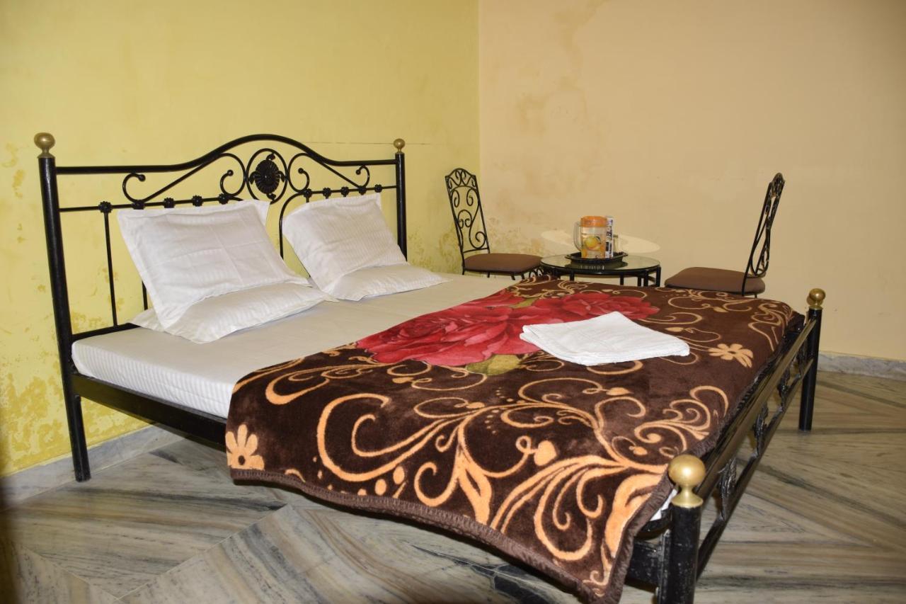 Hotel Deep Valley Mount Abu Exterior photo
