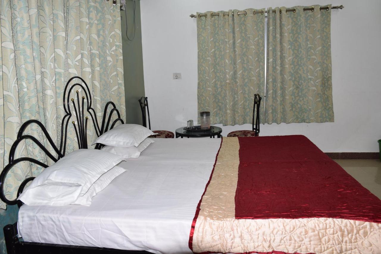 Hotel Deep Valley Mount Abu Exterior photo