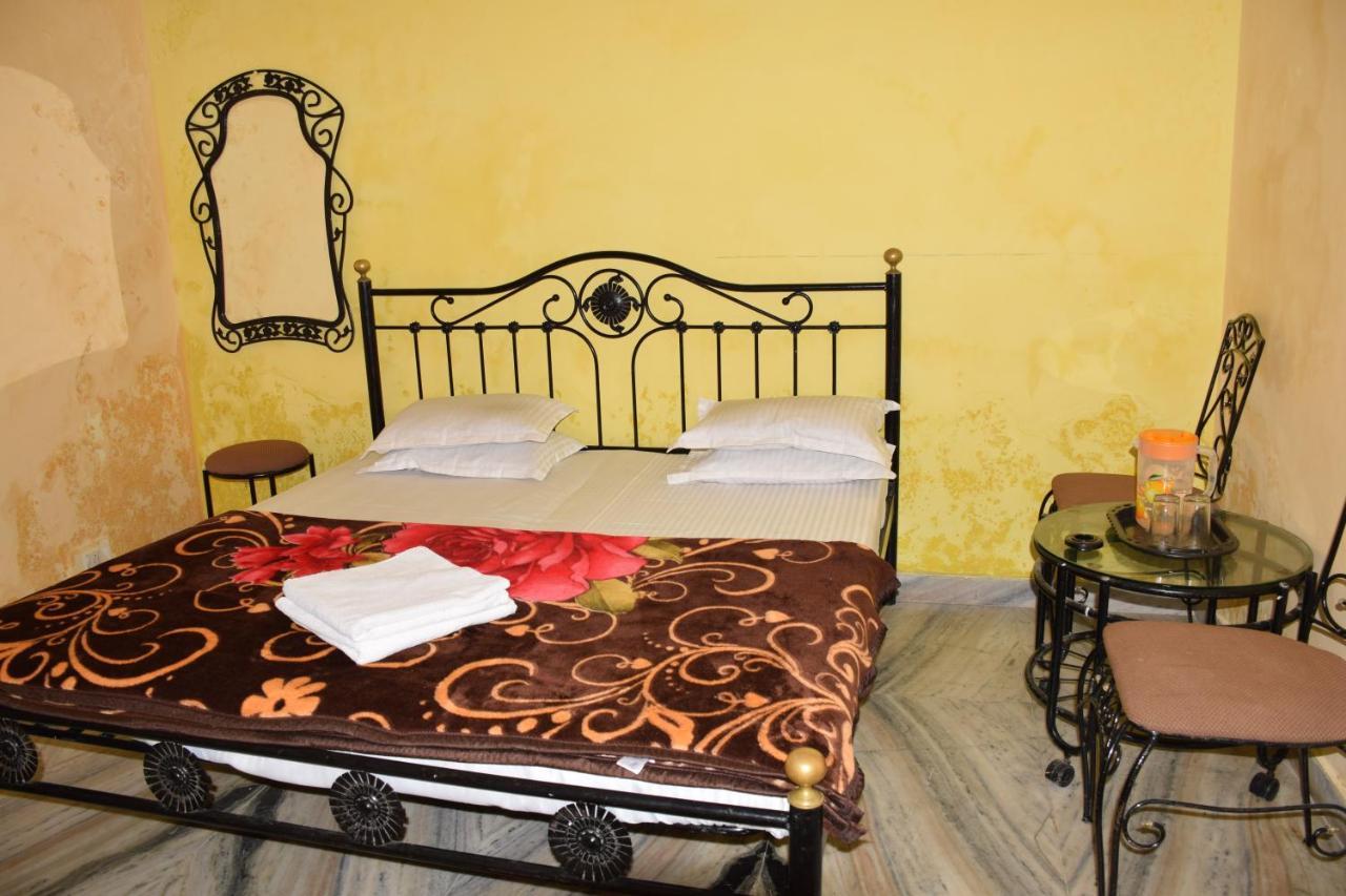 Hotel Deep Valley Mount Abu Exterior photo