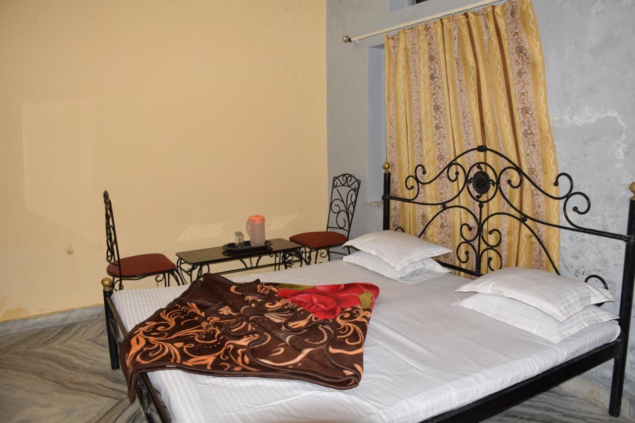 Hotel Deep Valley Mount Abu Exterior photo