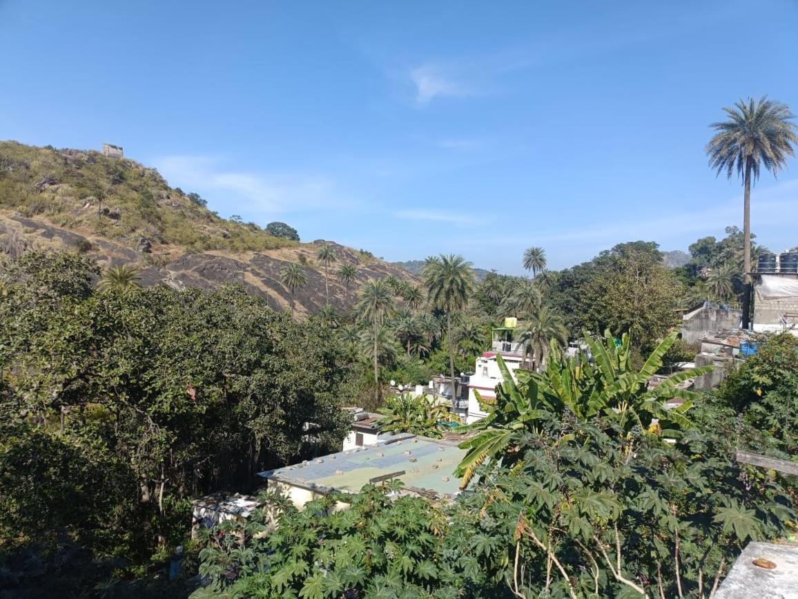 Hotel Deep Valley Mount Abu Exterior photo